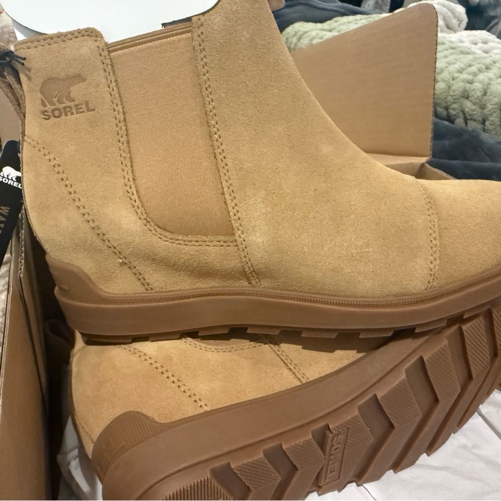 Sorel Evie II Chelsea Suede Ankle Boots